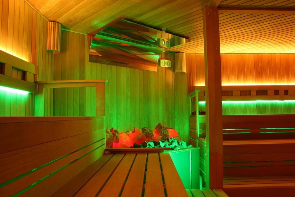 Holiday Beach Budapest Wellness Hotel With Sauna Park Dış mekan fotoğraf