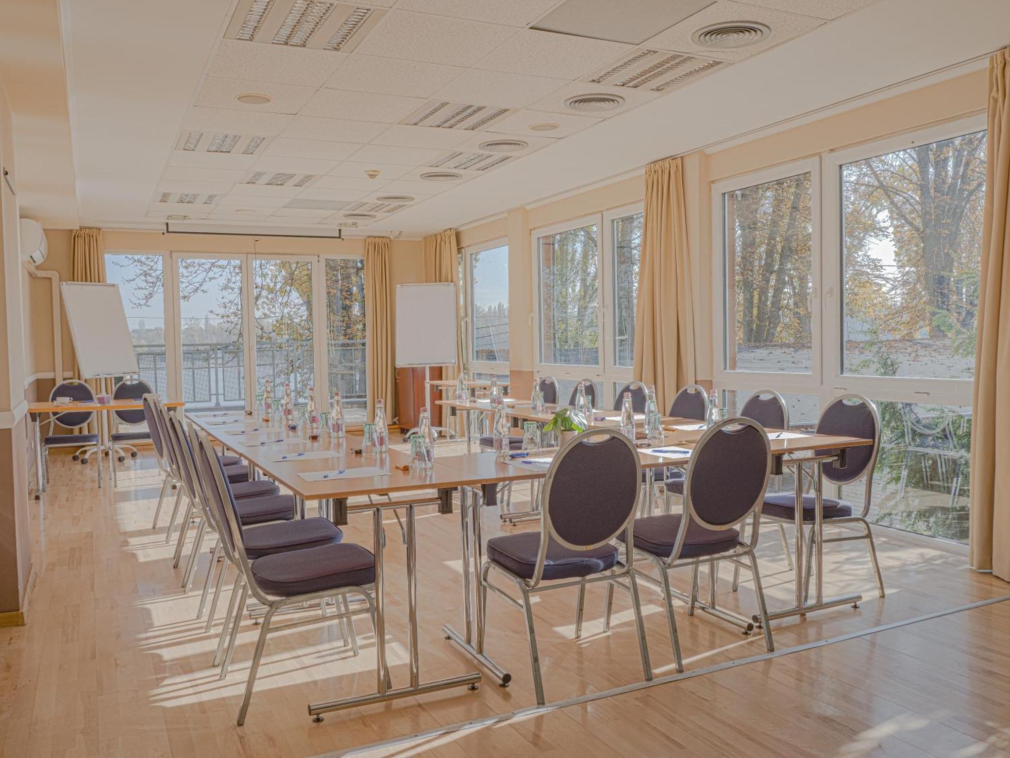 Holiday Beach Budapest Wellness Hotel With Sauna Park Dış mekan fotoğraf