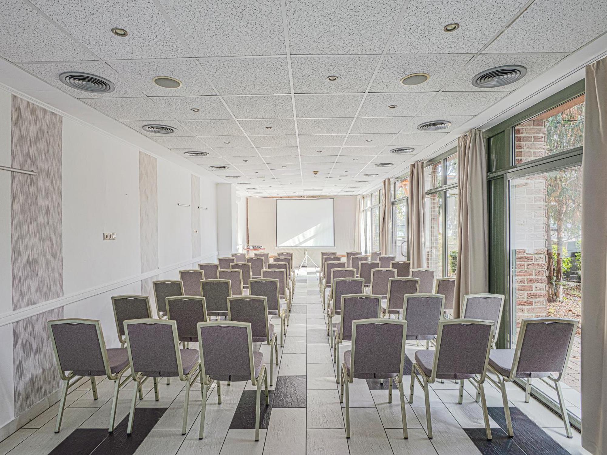 Holiday Beach Budapest Wellness Hotel With Sauna Park Dış mekan fotoğraf