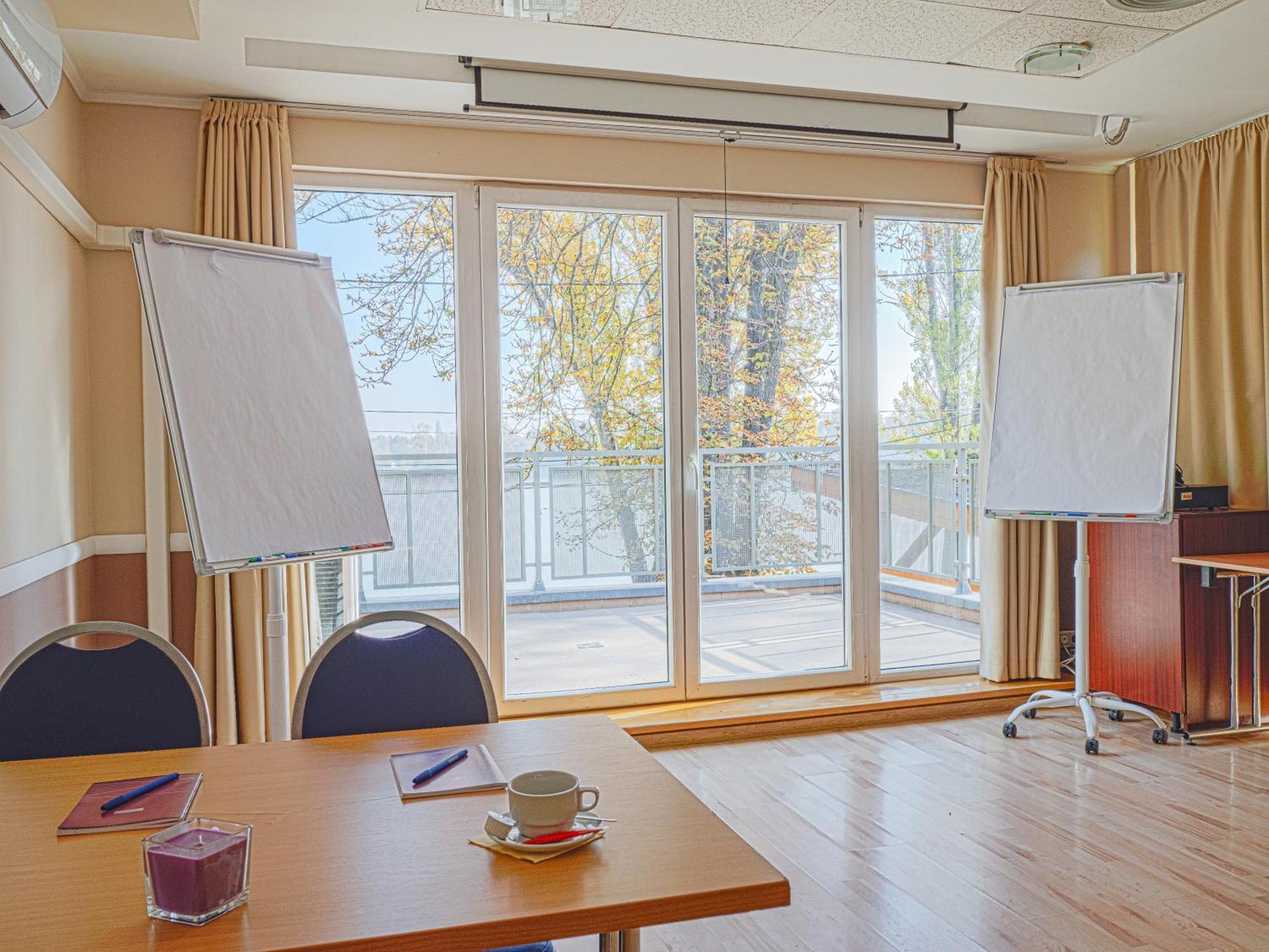 Holiday Beach Budapest Wellness Hotel With Sauna Park Dış mekan fotoğraf